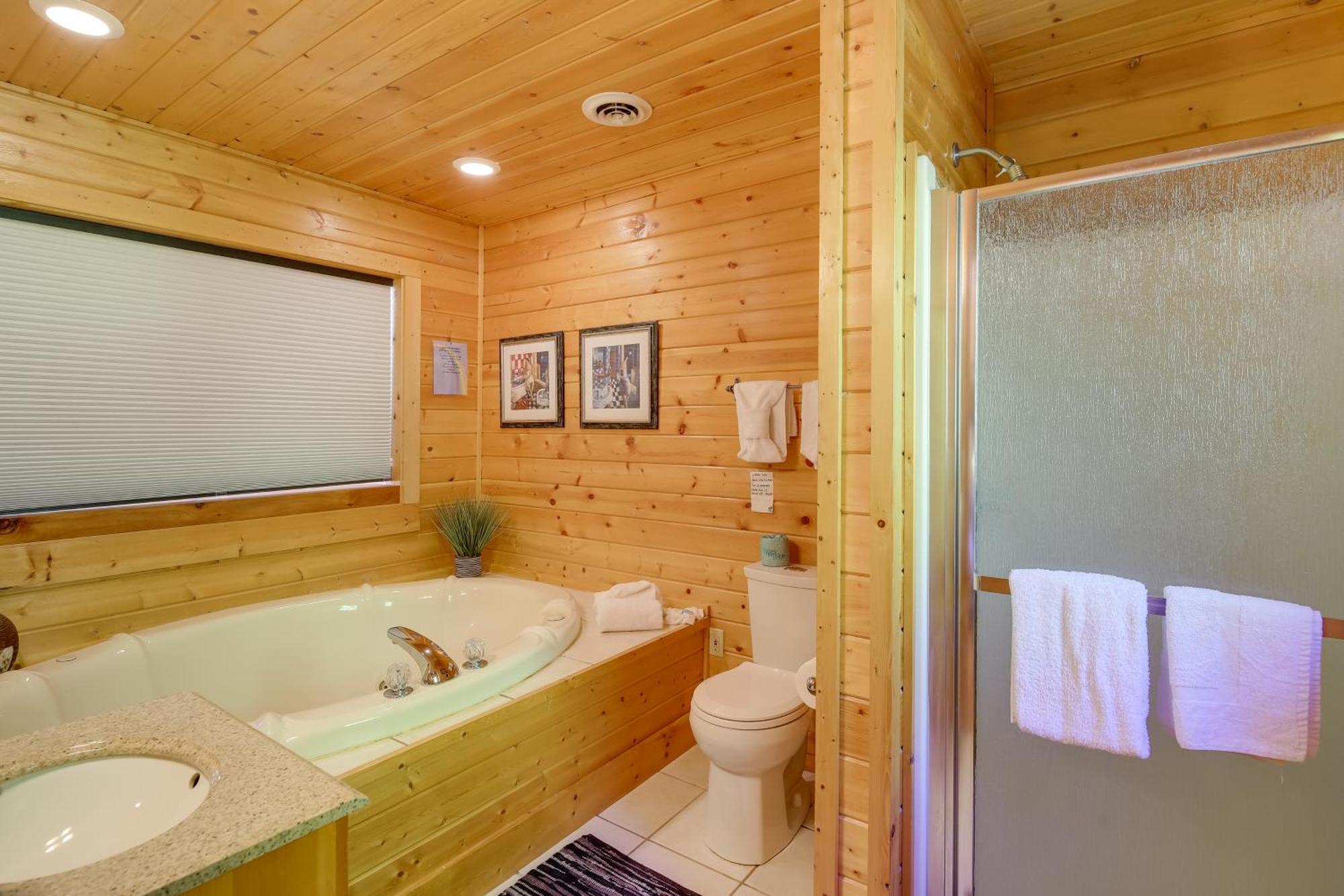 Secluded And Wooded Wears Valley Cabin With Fire Pit! Sevierville Eksteriør bilde