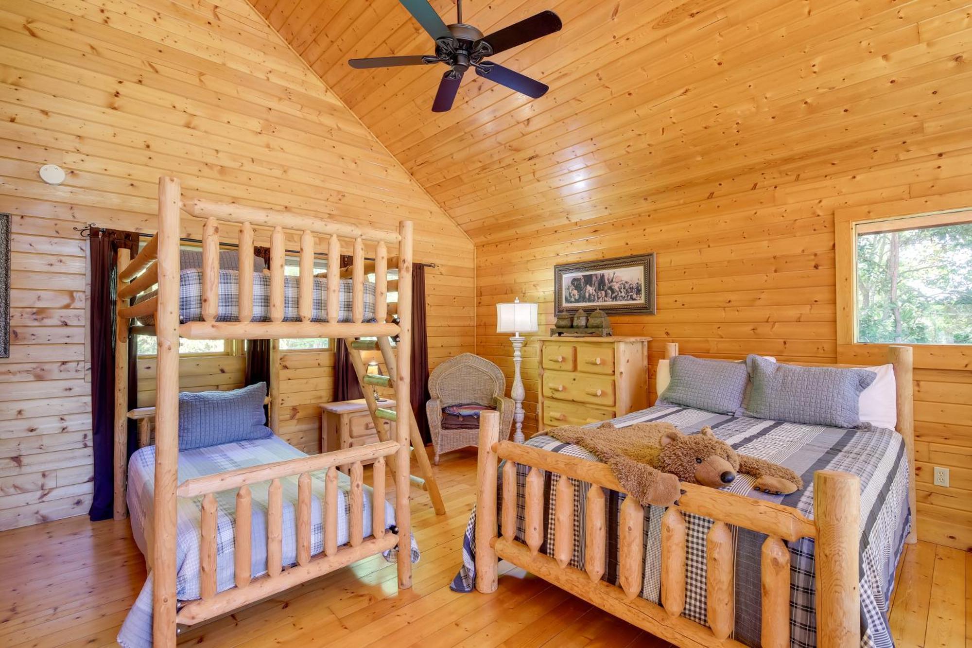 Secluded And Wooded Wears Valley Cabin With Fire Pit! Sevierville Eksteriør bilde