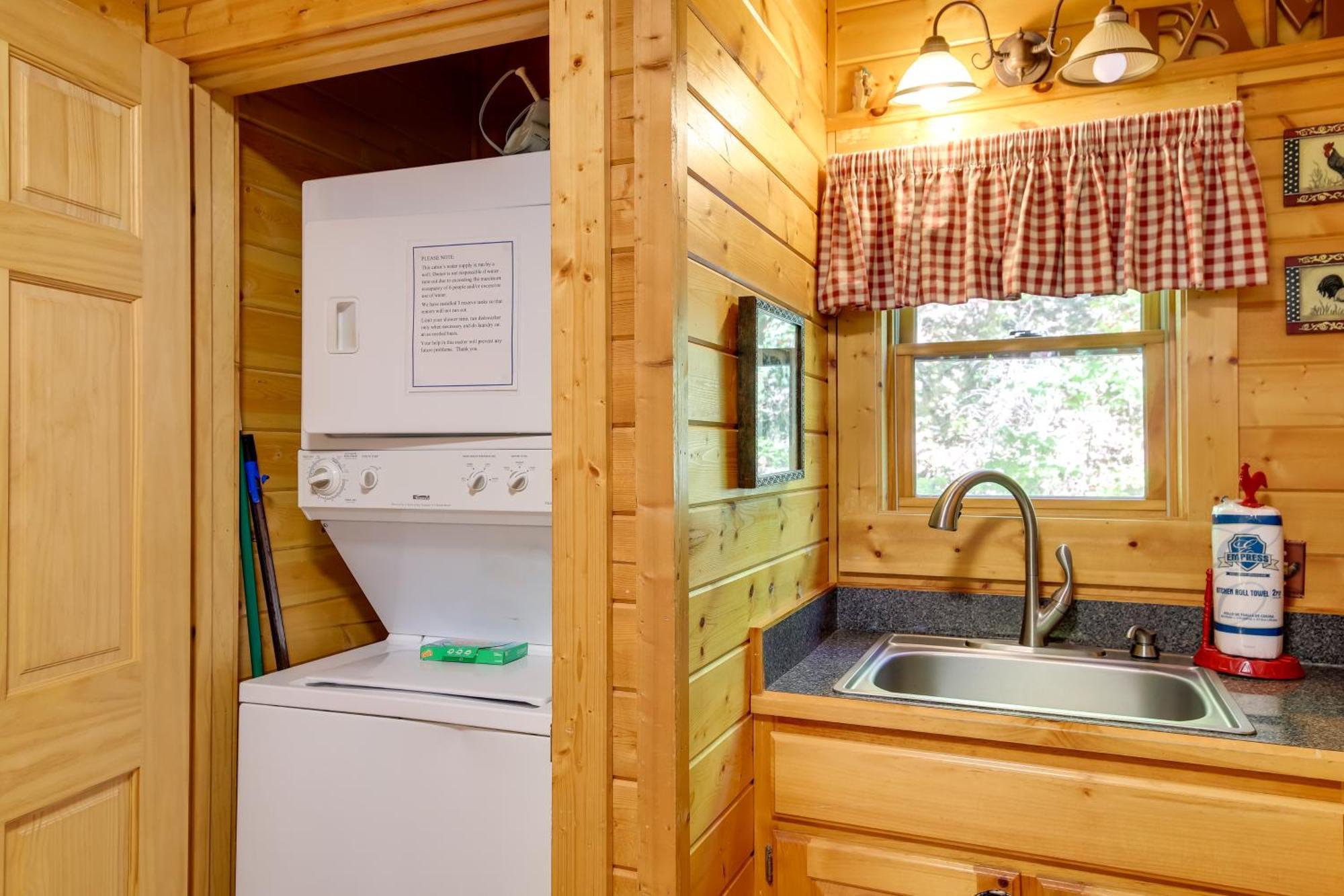 Secluded And Wooded Wears Valley Cabin With Fire Pit! Sevierville Eksteriør bilde