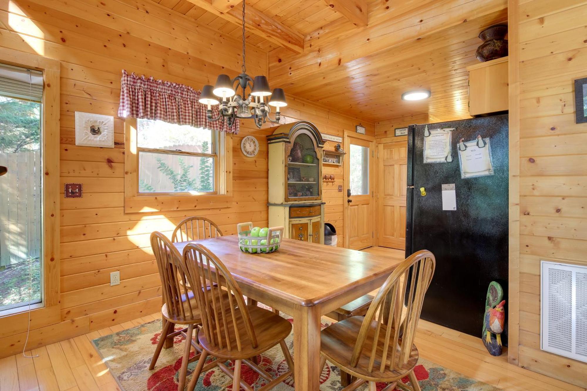 Secluded And Wooded Wears Valley Cabin With Fire Pit! Sevierville Eksteriør bilde