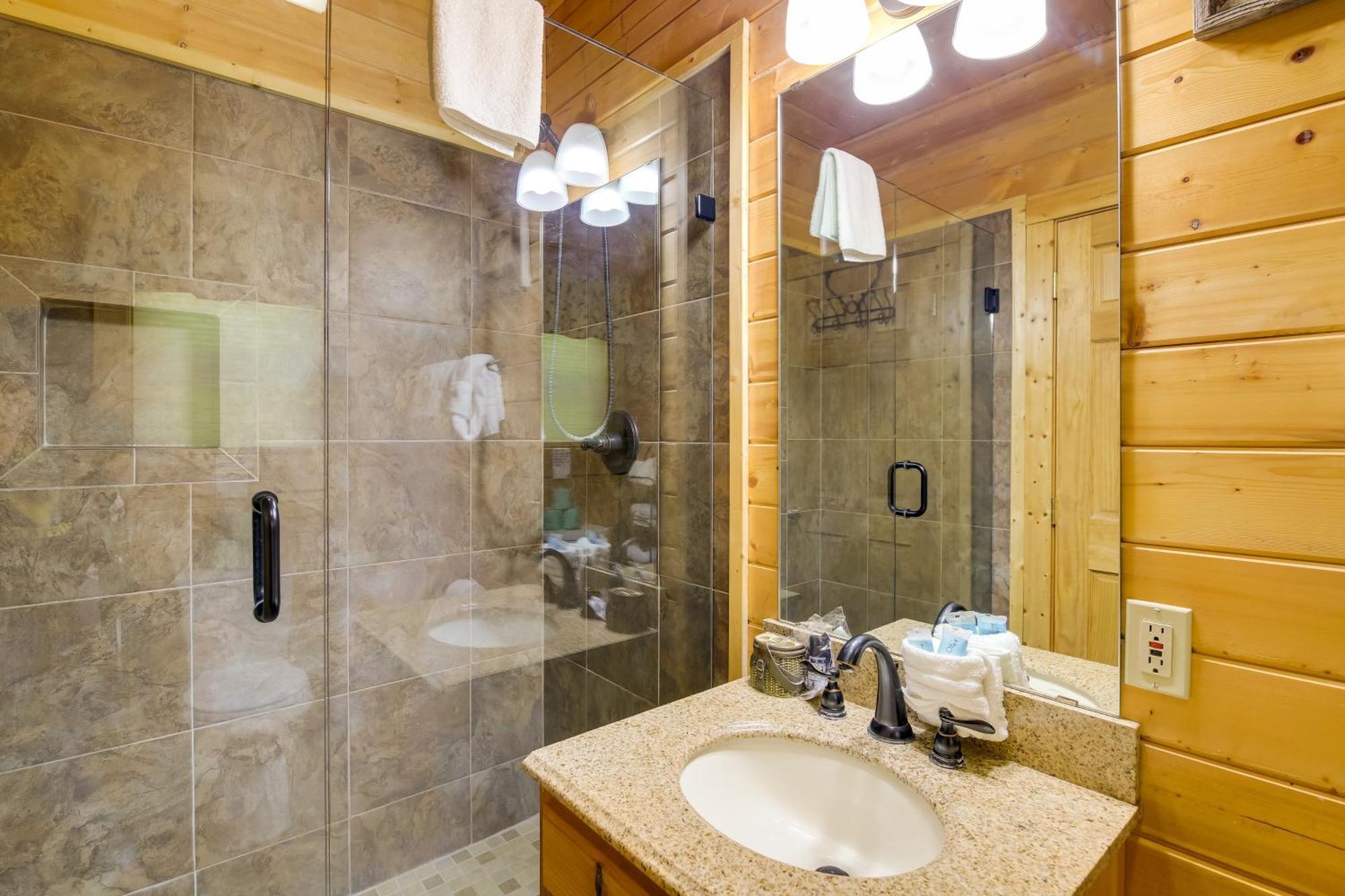 Secluded And Wooded Wears Valley Cabin With Fire Pit! Sevierville Eksteriør bilde