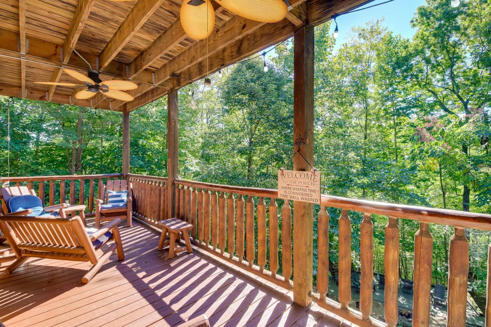 Secluded And Wooded Wears Valley Cabin With Fire Pit! Sevierville Eksteriør bilde